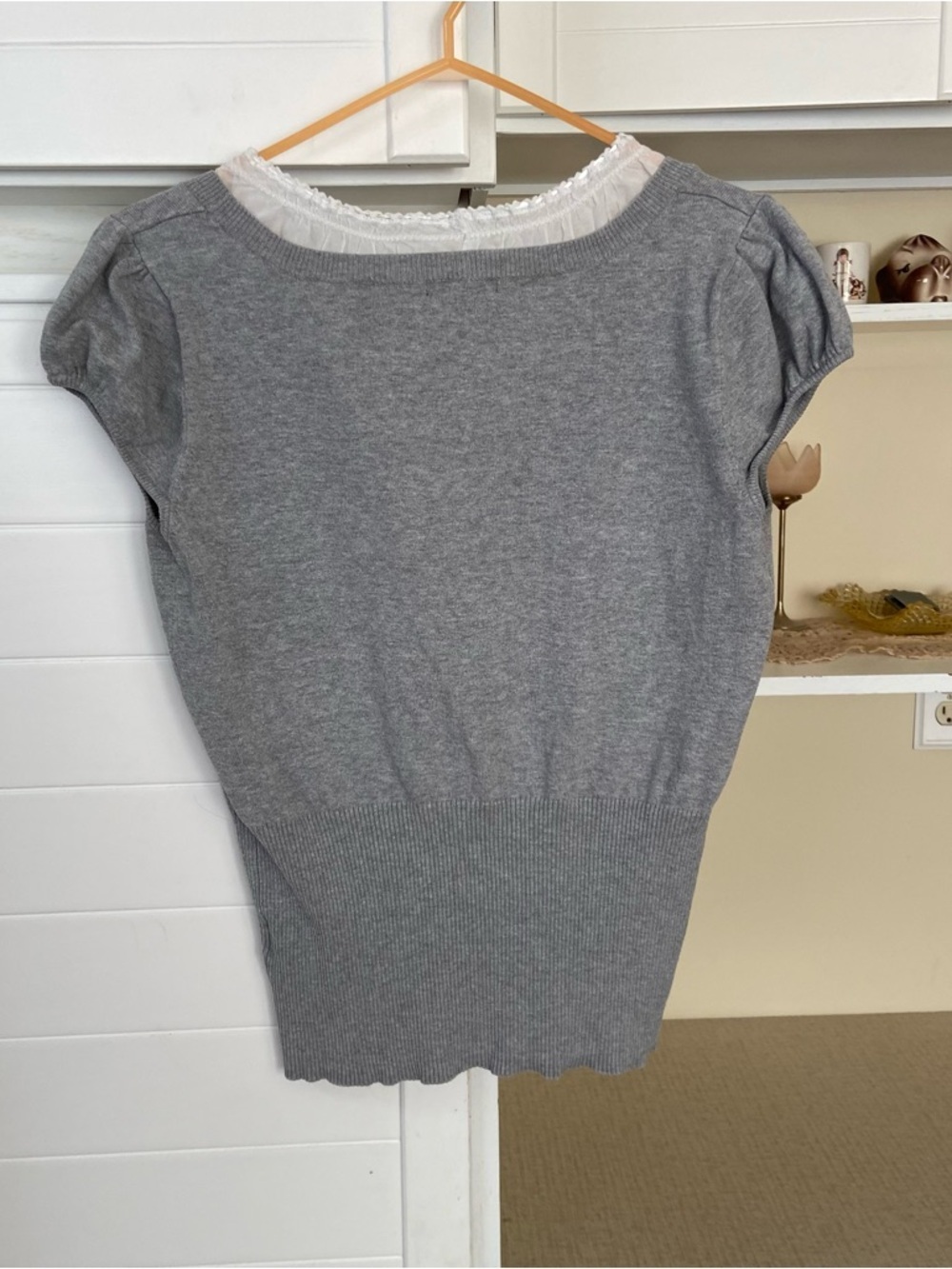 Gray V-Neck Knit Top with White Lace Trim - Picture 4 of 4